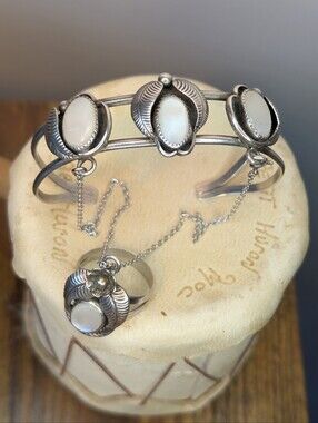 Vintage Native American Zuni Sterling Mother of Pearl Slave Bracelet Ring Sz 8